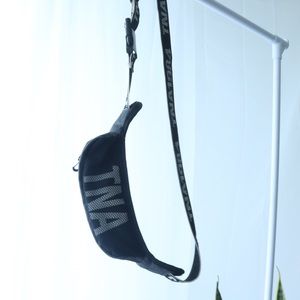 TNA REFLECTIVE FANNY PACK ⚡️